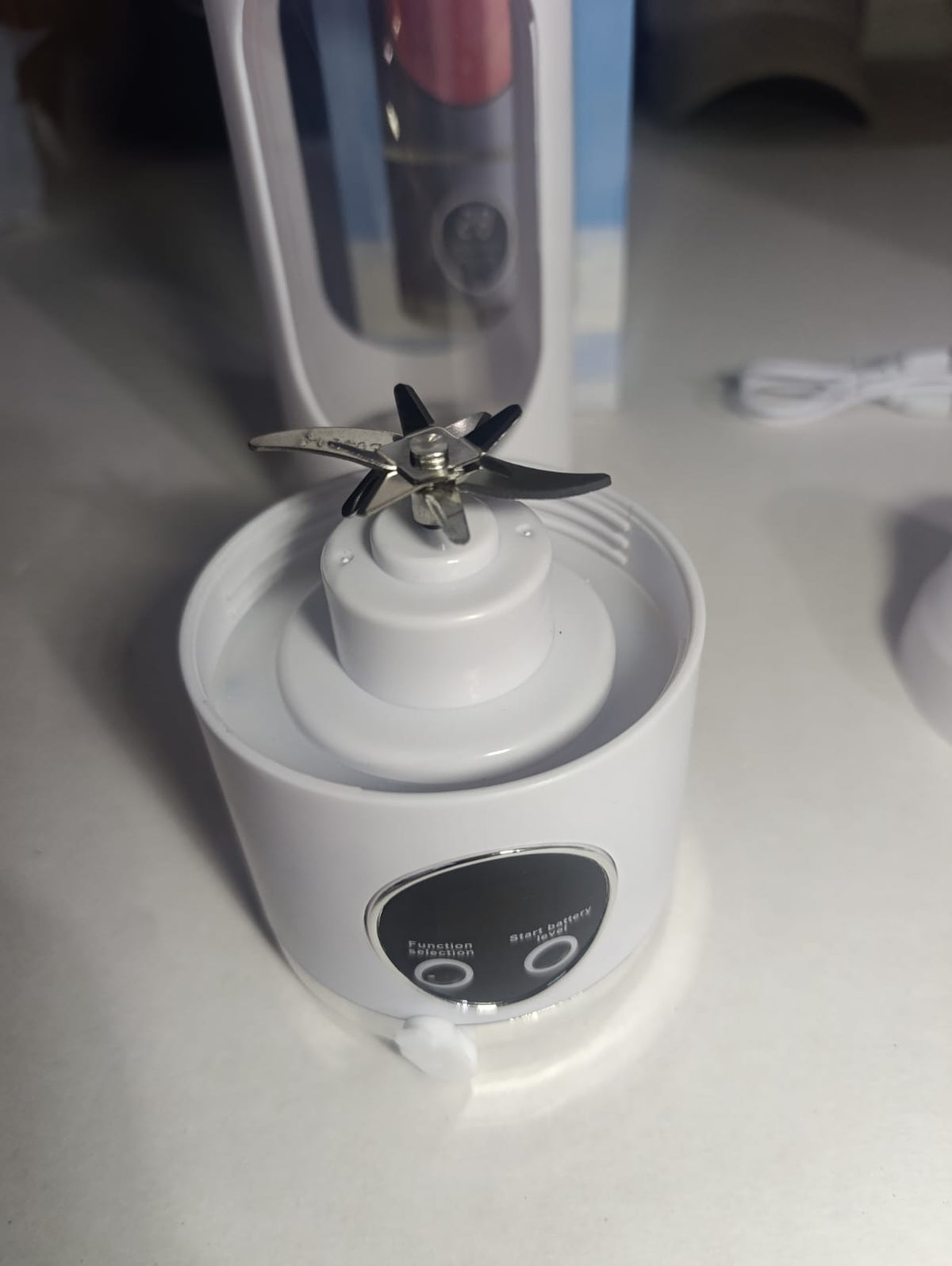Licuadora Portátil Recargable – Exprimidor Personal